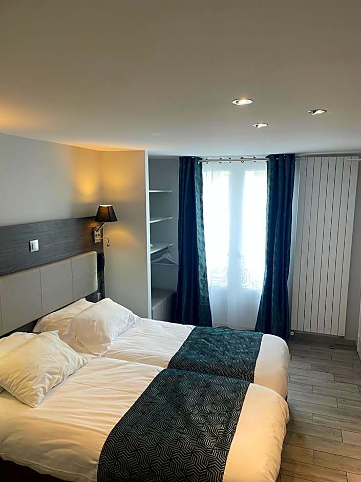 Mary's Hotel Republique