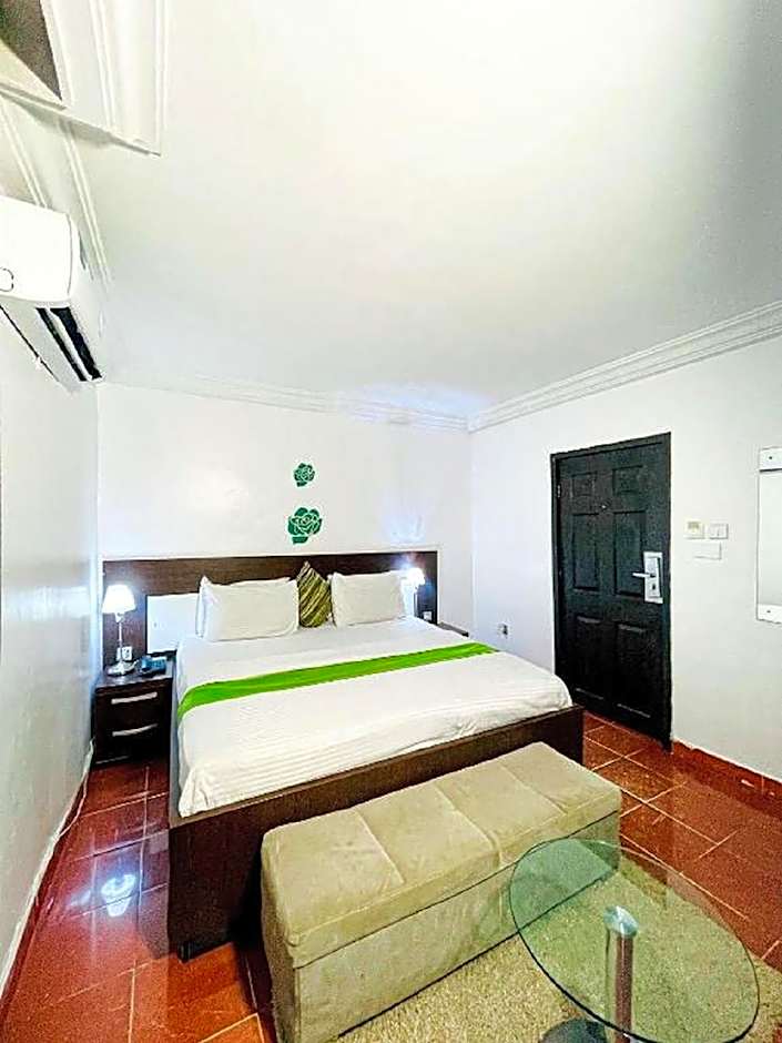 Tranquil Mews Hotel
