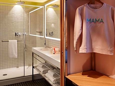 Large Mama Twin Room