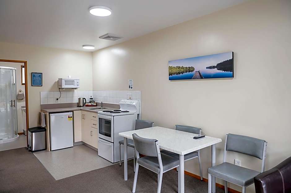 ASURE Aspiring Court Motel