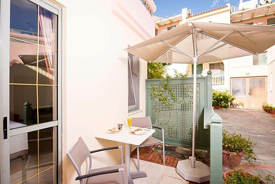 Mistrali Suites & Apartments