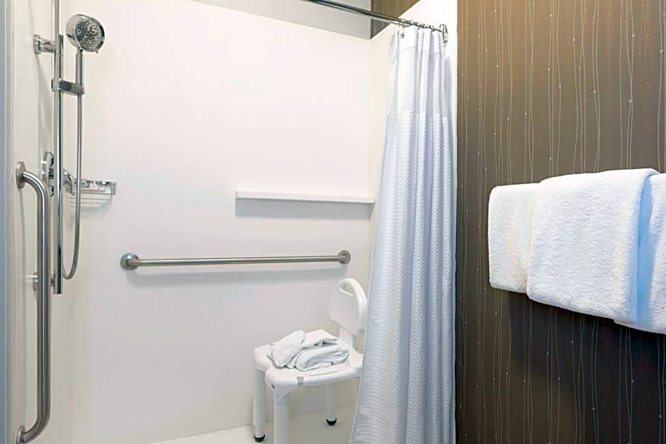 Courtyard by Marriott Traverse City