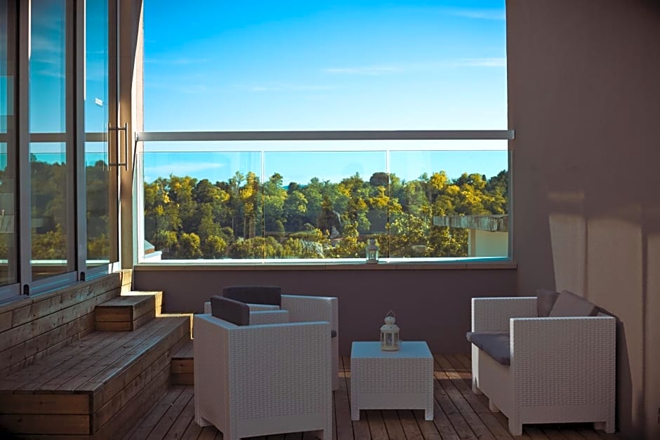 Embassy Hotel & Spa