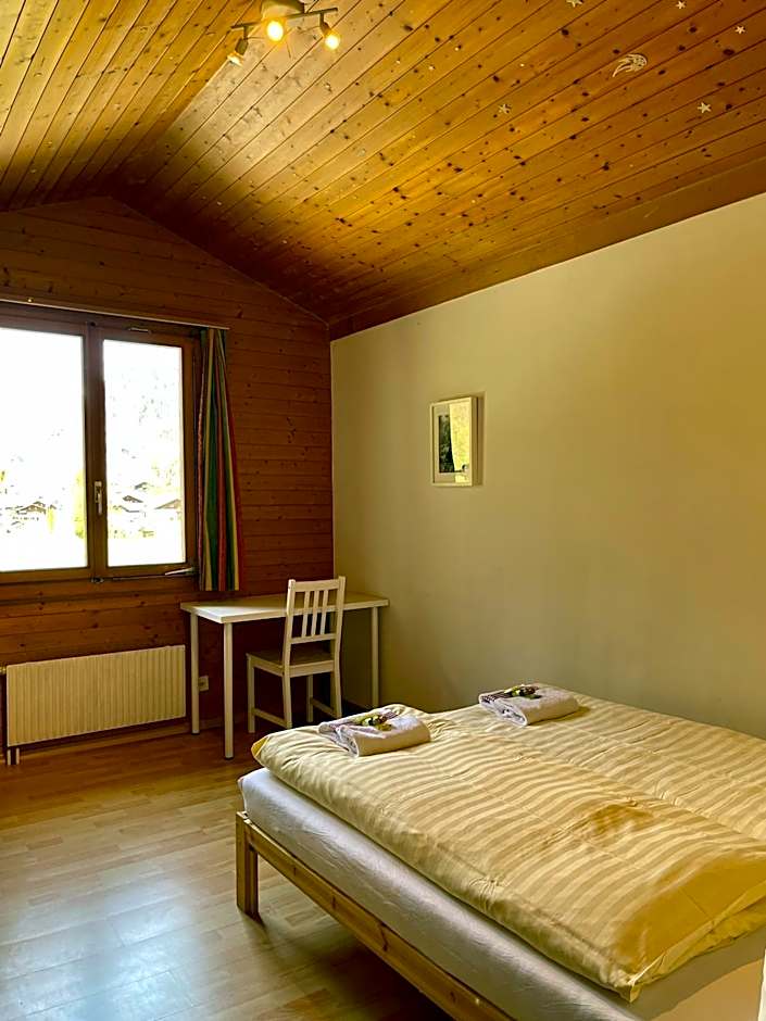 Alpine Base Hostel - Adults only