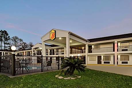 Super 8 by Wyndham Ocean Springs Biloxi
