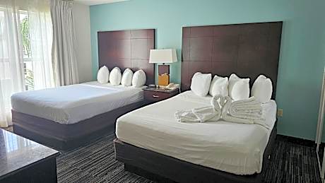One-Bedroom Queen Suite with Two Queen Beds and Sofa Bed