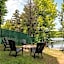 Rustic Waterfront Chalet Panoramic View and Spa