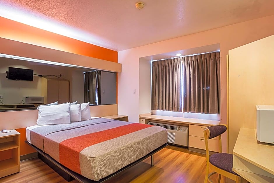 Motel 6-Bernalillo, NM