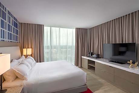 Junior King Suite - Non-Smoking