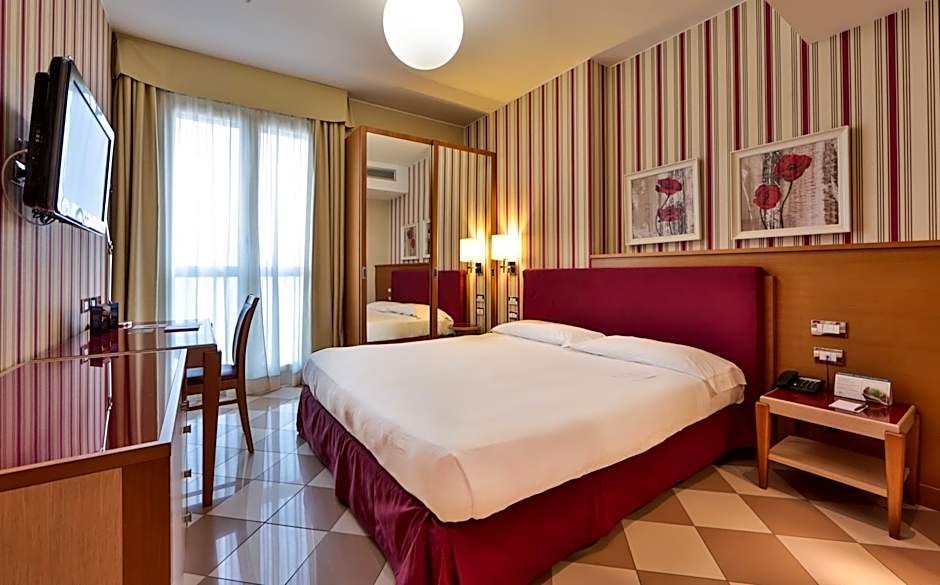 UNA Hotels The One Milano Hotel & Residence