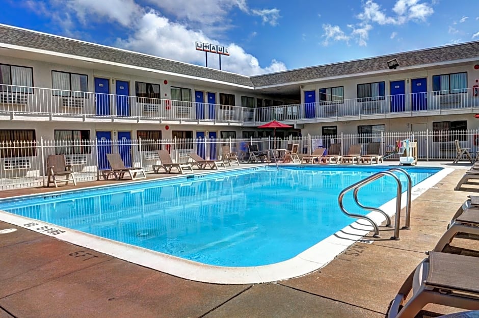 Motel 6-Slidell, LA - New Orleans