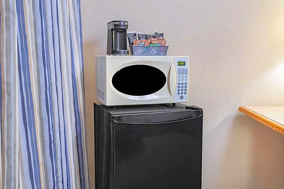 Travelodge by Wyndham Bridgewater