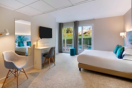 Deluxe King Room with Single Bed