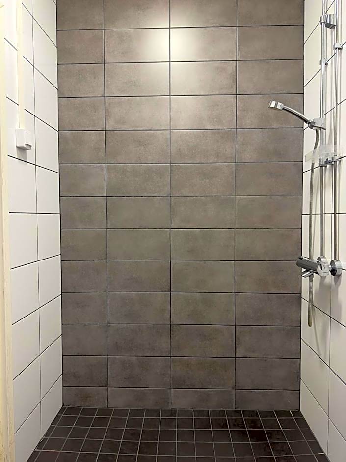 The Rooms Airport - 20Rooms