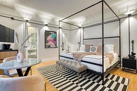 Medusa’s Suite
