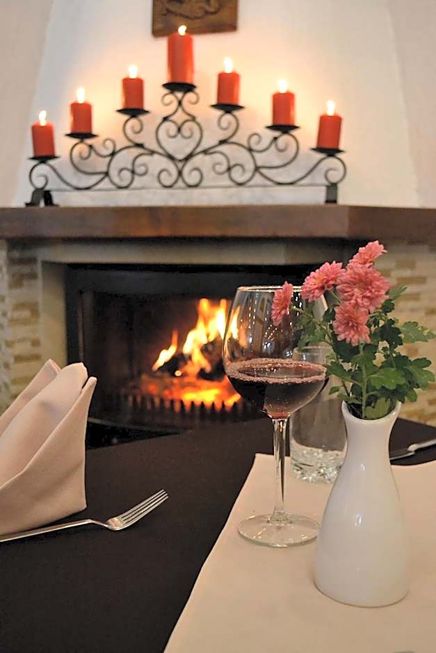 Family Hotel Varosha 2003