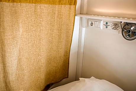 Capsule in 8-Bed Mixed Dormitory Room with Garden View