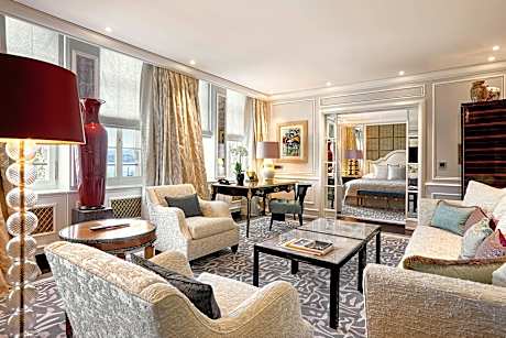 Deluxe Suite Lakeside