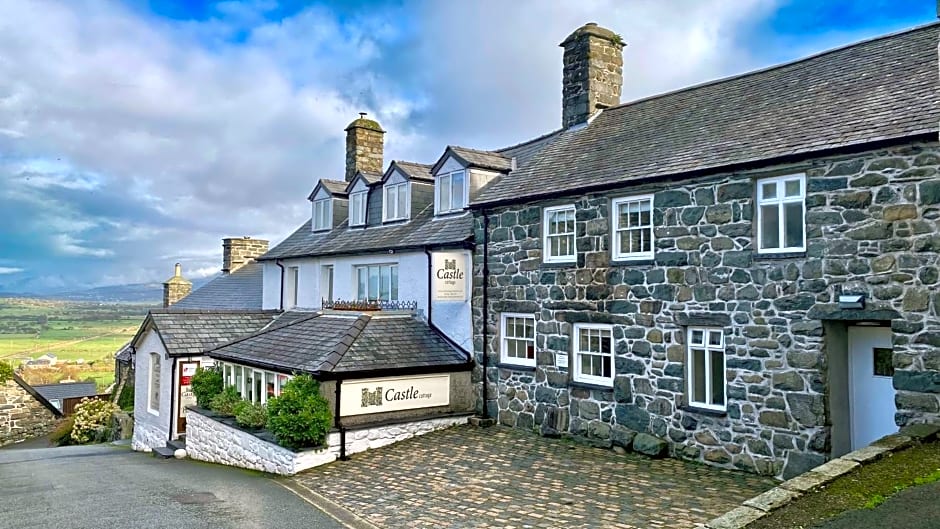 Castle Cottage Inn