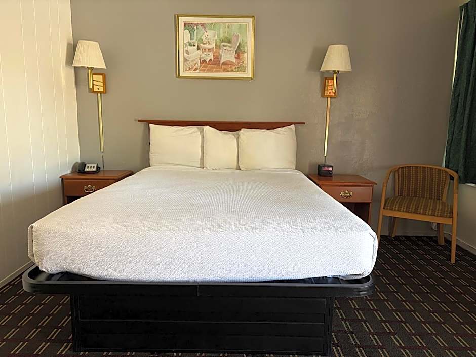 Lark Motel Willits