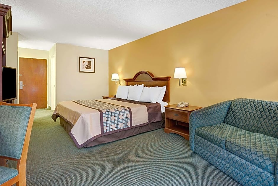 Days Inn by Wyndham Burlington East