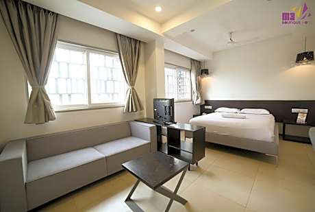 Business Premium Queen Room
