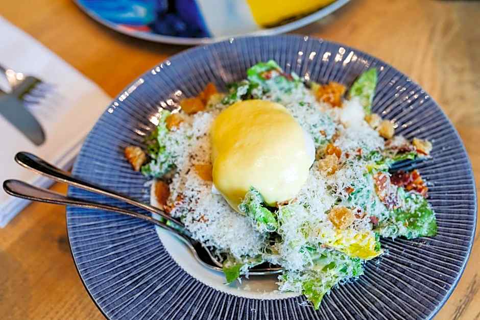 Post-Plaza Hotel & Grand Café