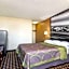 Super 8 by Wyndham Indianapolis/NE/Castleton Area