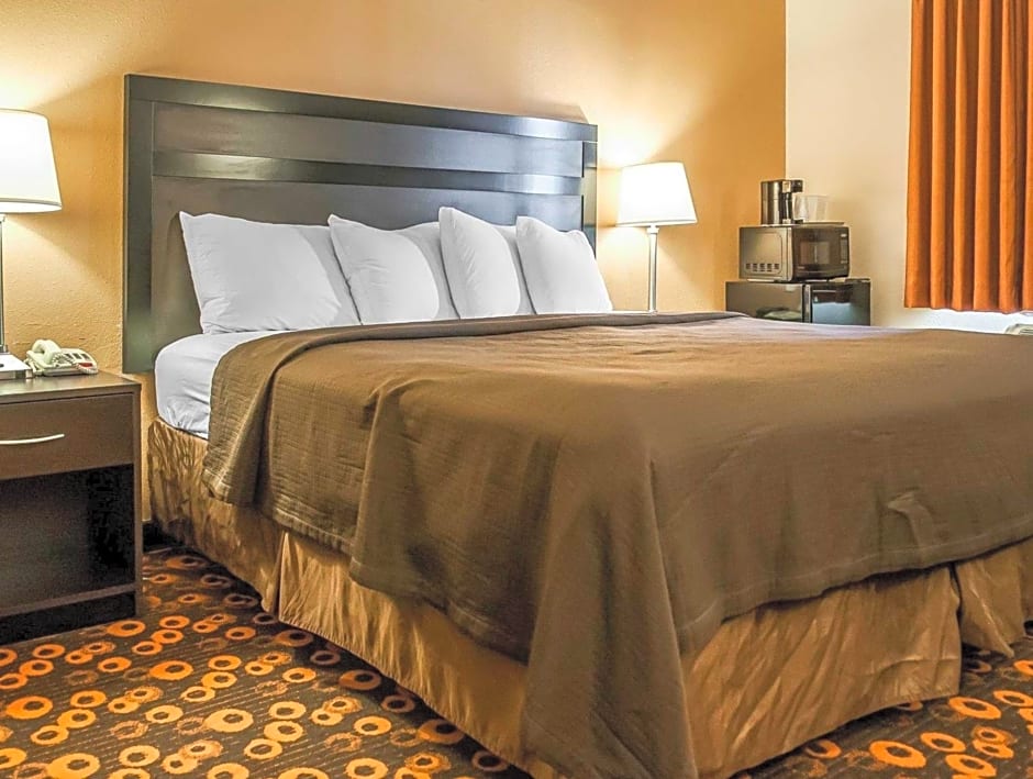 Econo Lodge Inn & Suites Santa Fe