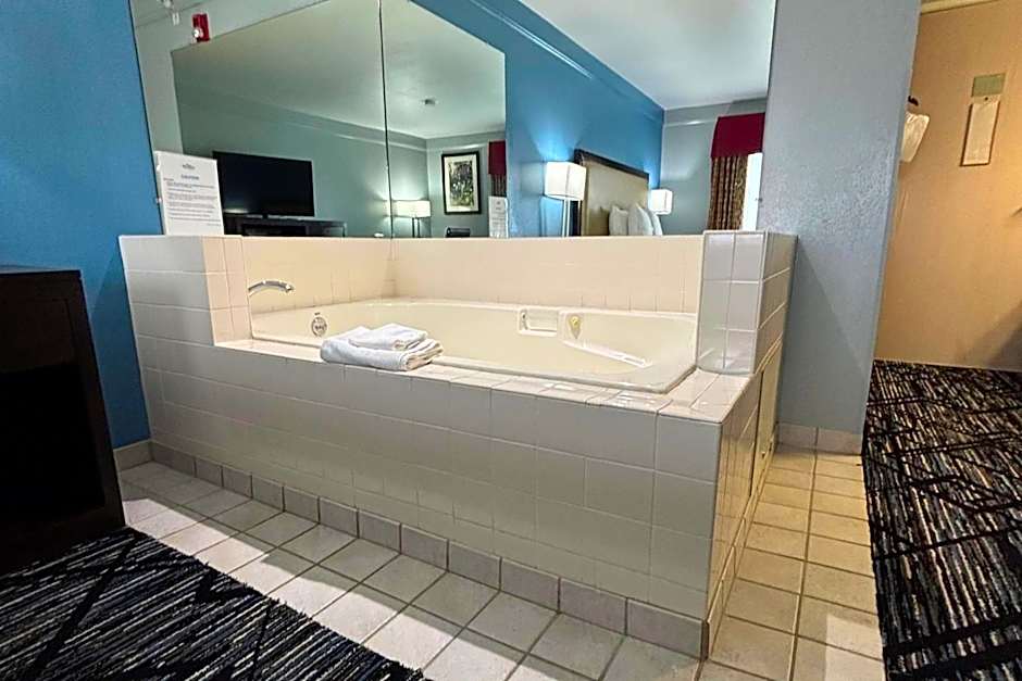 Baymont by Wyndham Litchfield