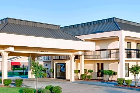 Days Inn by Wyndham Greenville MS