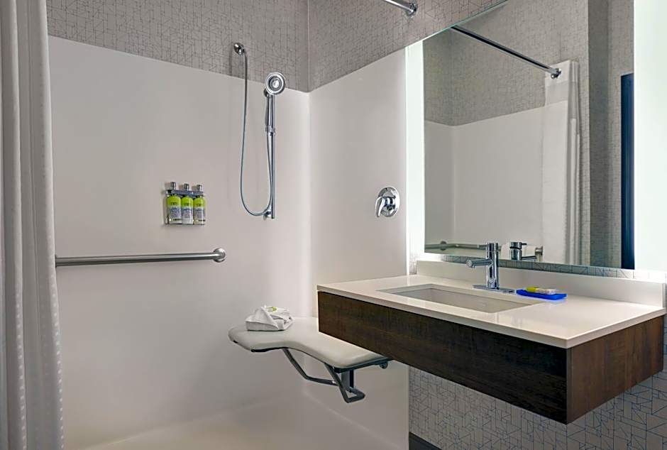 Holiday Inn Express & Suites Newport By IHG