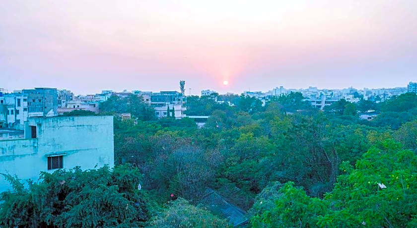 Treebo The Living Tree Khairtabad