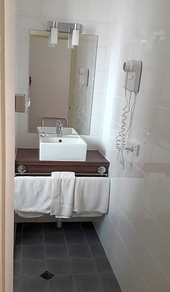 Daydream Motel and Apartments