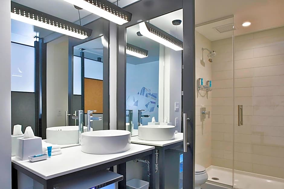 Aloft Chicago Mag Mile