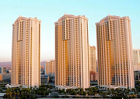 Jet Luxury at The Signature Condo Hotel