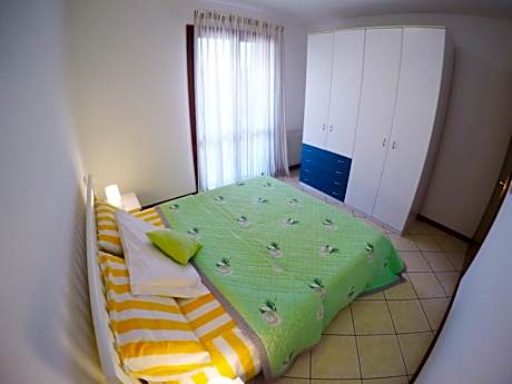 Two-Bedroom Apartment (6 Adults)