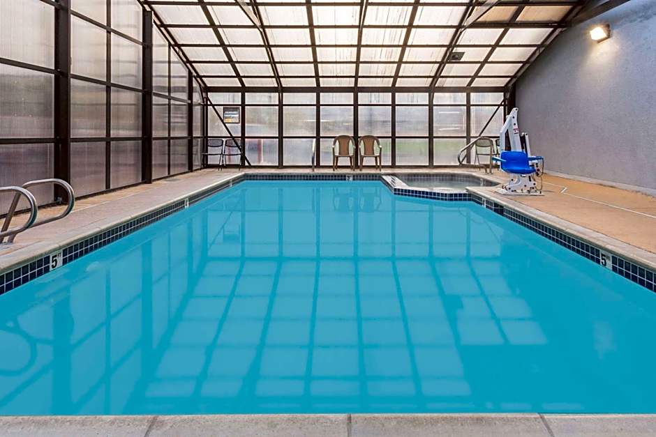 Super 8 by Wyndham Logan