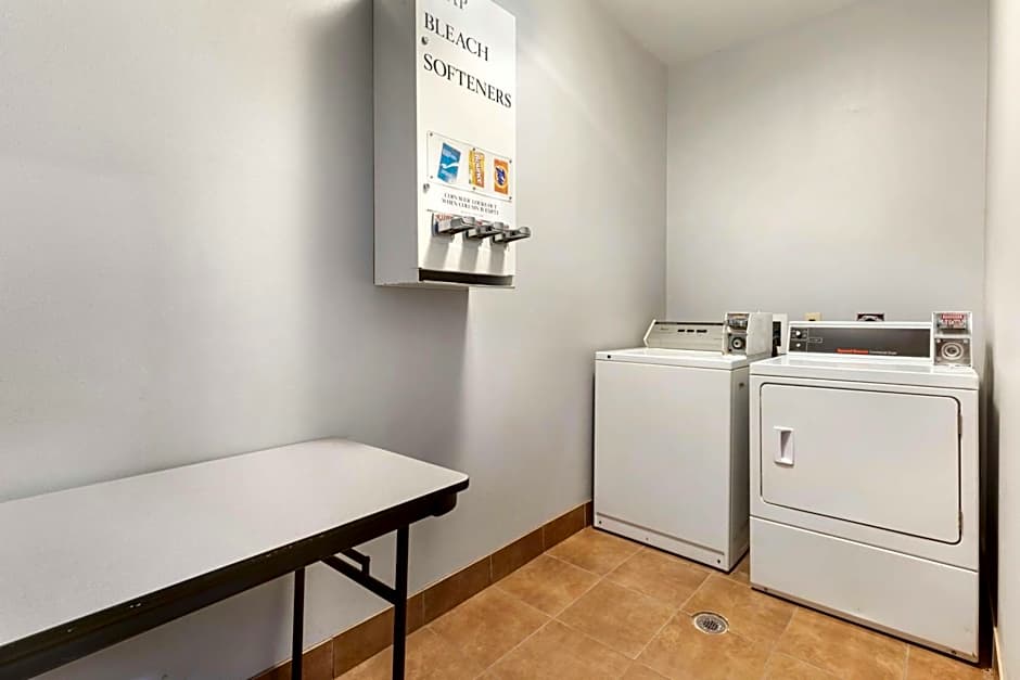 Best Western Carthage Inn & Suites