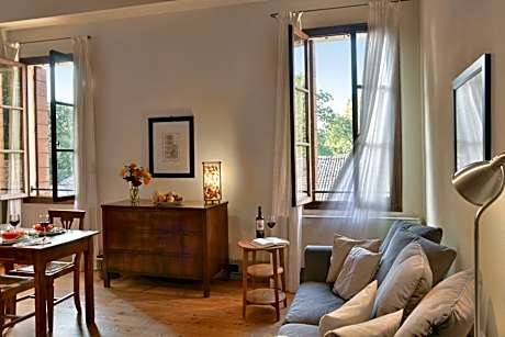 One-Bedroom Apartment (2 Adults)