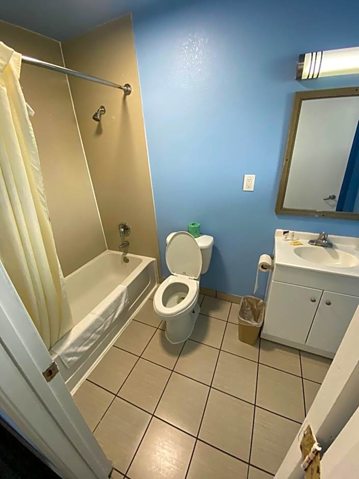 Red Carpet Inn & Suites Wrightstown