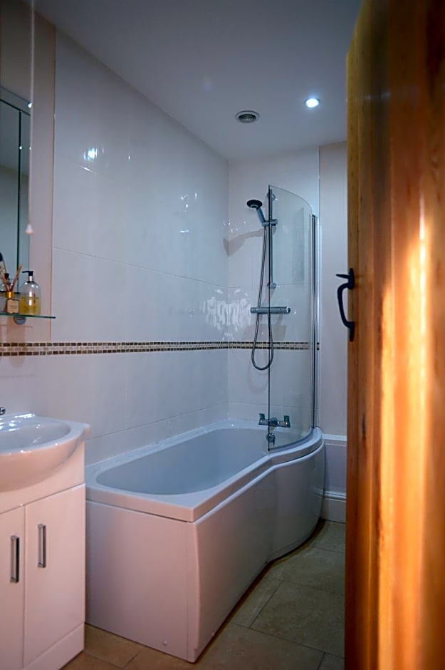 The Red Lion, Barn Accommodation