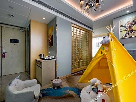Tiangang Xiyue Hotel (Ningbo Yinzhou Wanda Plaza Zhejiang Pharmaceutical Vocational University )