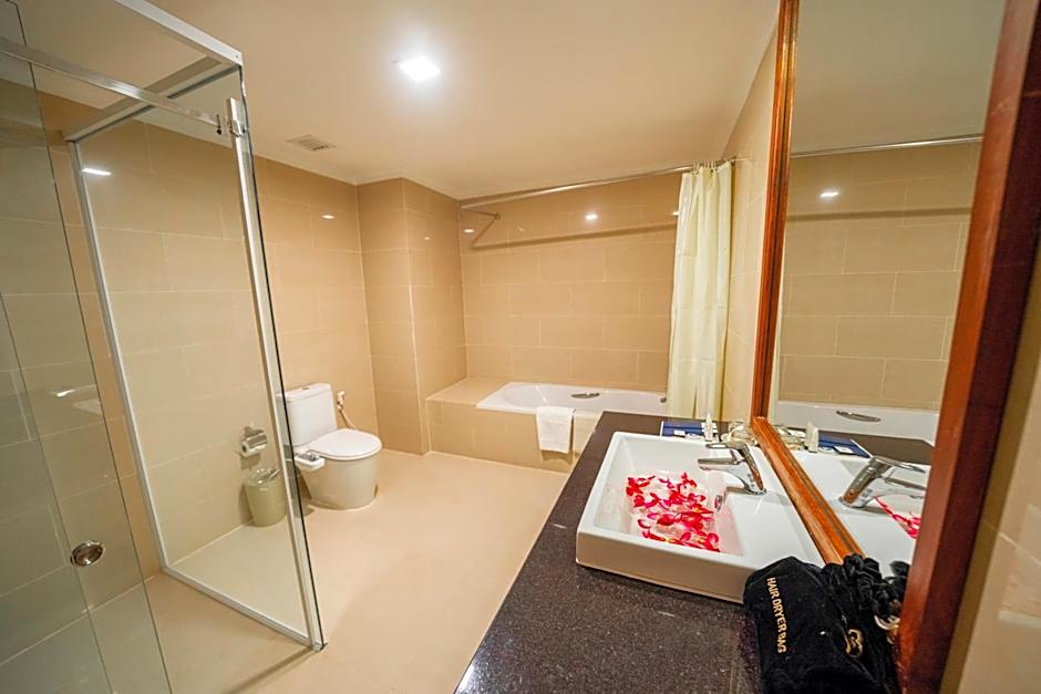 Pursat Riverside Hotel & Spa