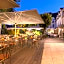 Hotel Aux Vieux Remparts, The Originals Relais (Relais du Silence)
