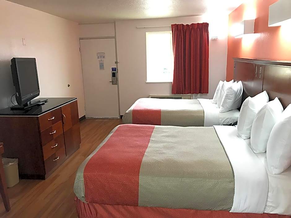 Photo 1 of 10 of Quadruple Room - Non-Smoking