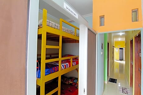 1 Person in Dormitory - Male Only