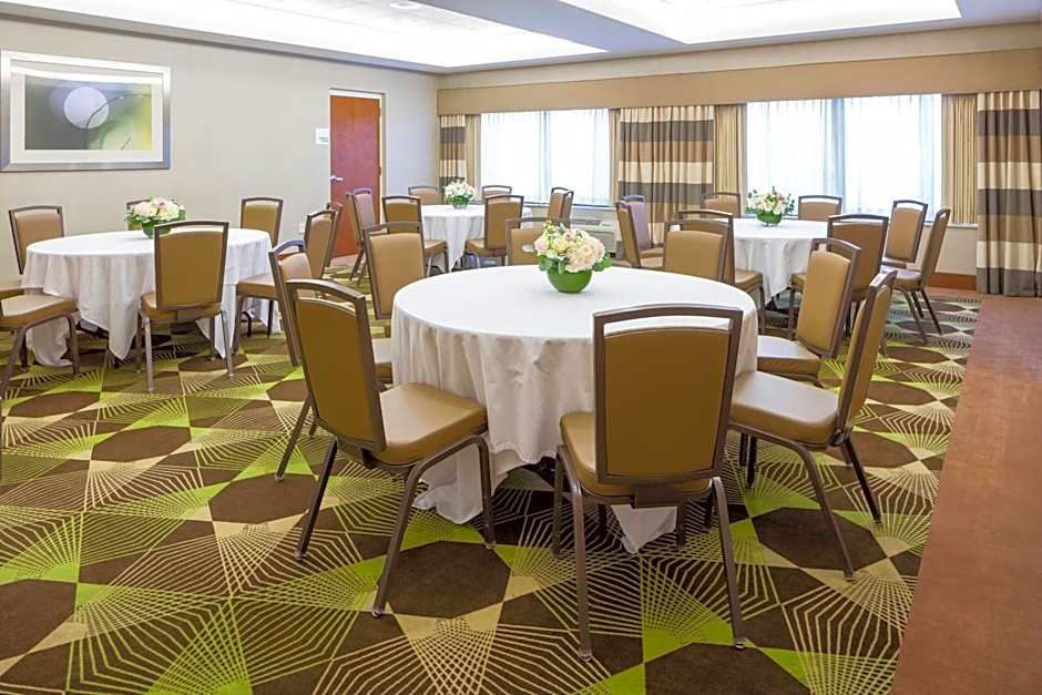 Holiday Inn Manchester Airport By IHG