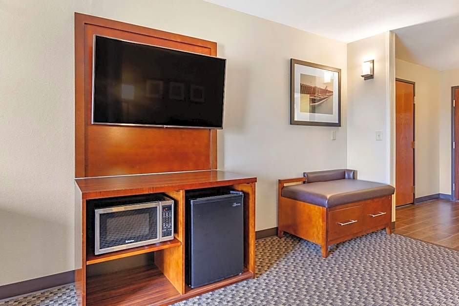 Comfort Suites Escanaba West