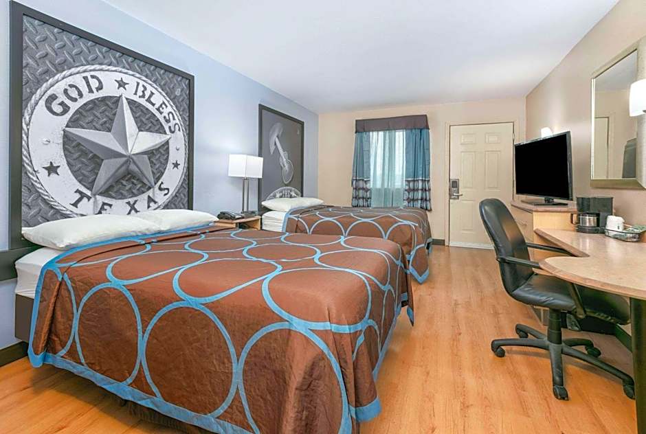 Super 8 by Wyndham New Braunfels I-35